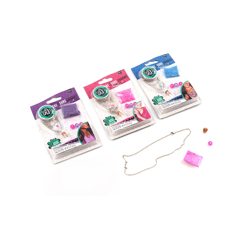 DIY -kralen, kettingen, plastic speelgoed van sieraden